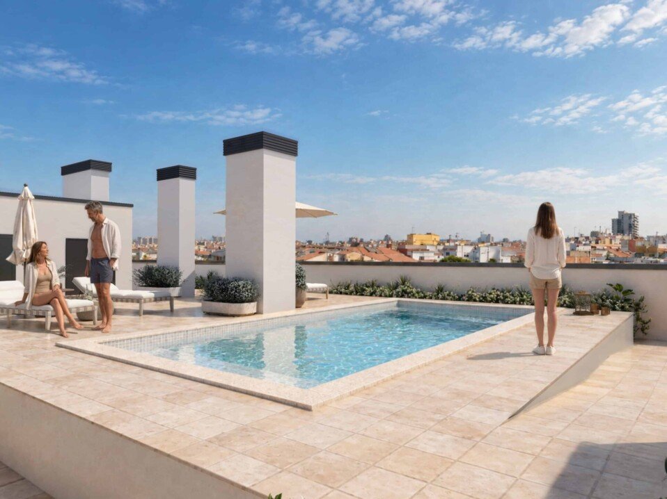 Render Inmobiliario 3D – Piscina y Terraza en Barcelona Render 3D de piscina comunitaria en una promoción inmobiliaria de Barcelona, con personas disfrutando de la terraza y vistas a la ciudad